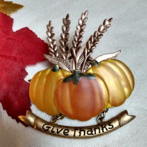 🍂 Thanksgiving "Give Thanks" Pin